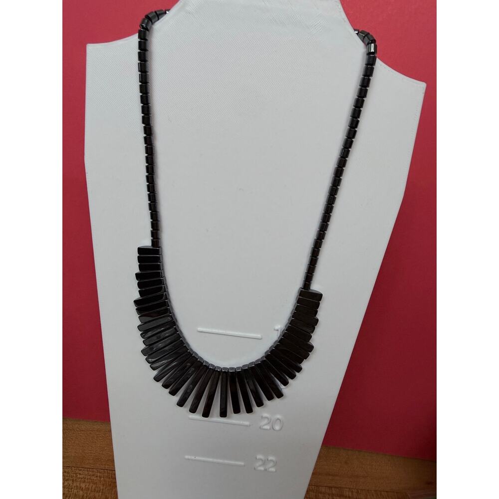 Hematite “piano key” graduated style necklace with barrel close 20” EUC